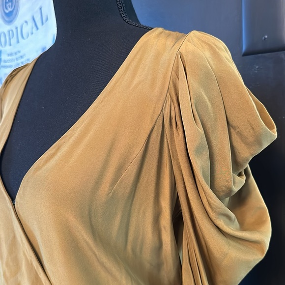 Women’s Elizabeth and James bronze colored silk dress size small NWOT - Picture 2 of 8